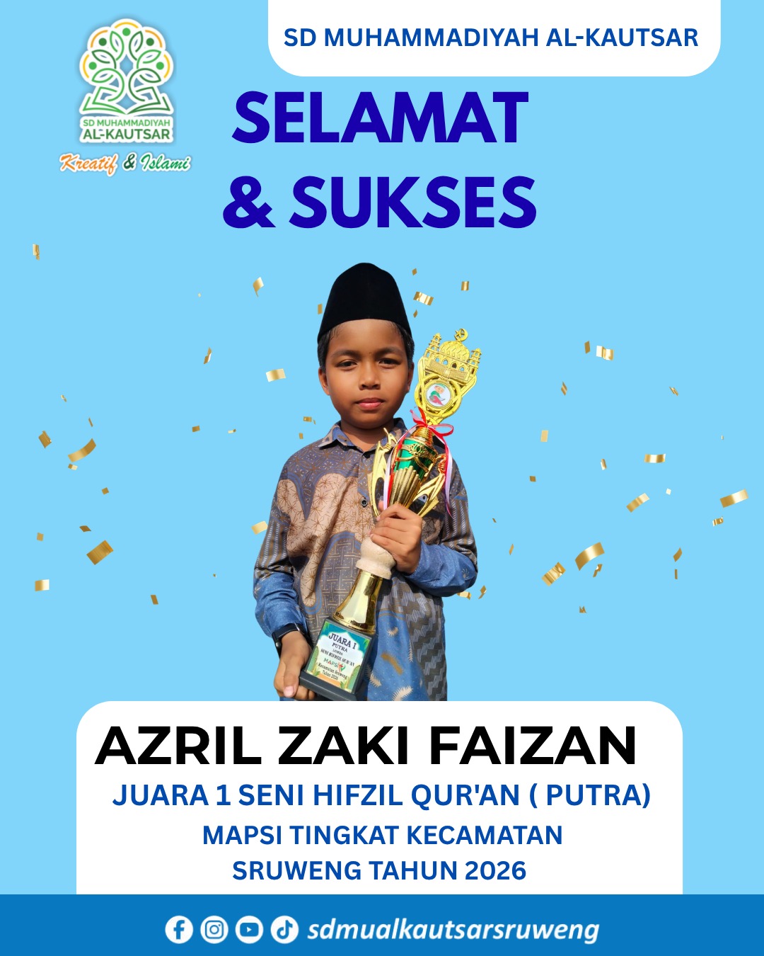 Ananda Azril Membawa Piala MAPSI